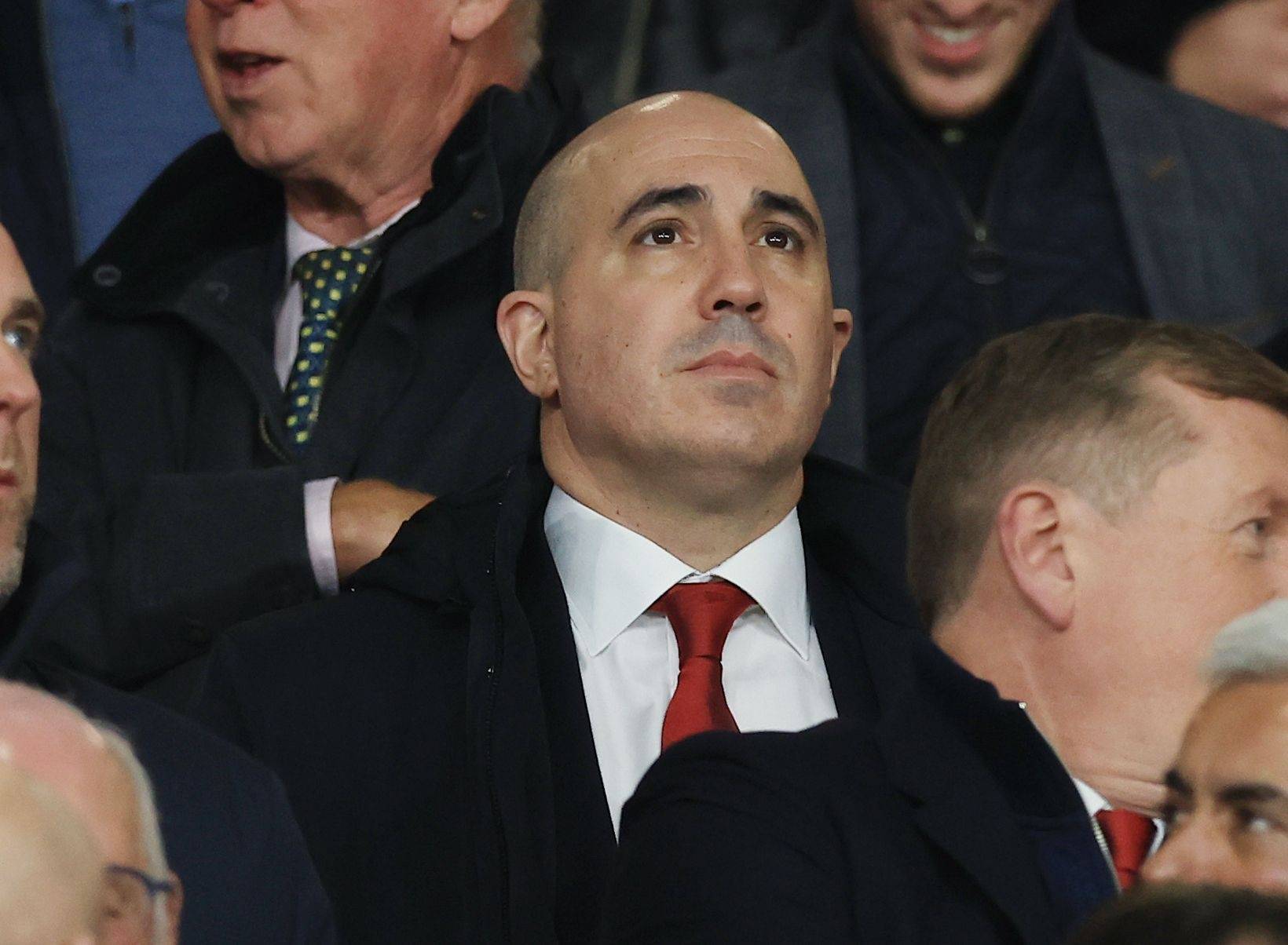 记者：曼联去年谈判方式转变，正在&amp;且必须结束“曼联税”时代